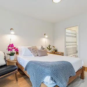 Holiday home 2br 2ba The Ballard Modish, Location With Rooftop View, Seattle